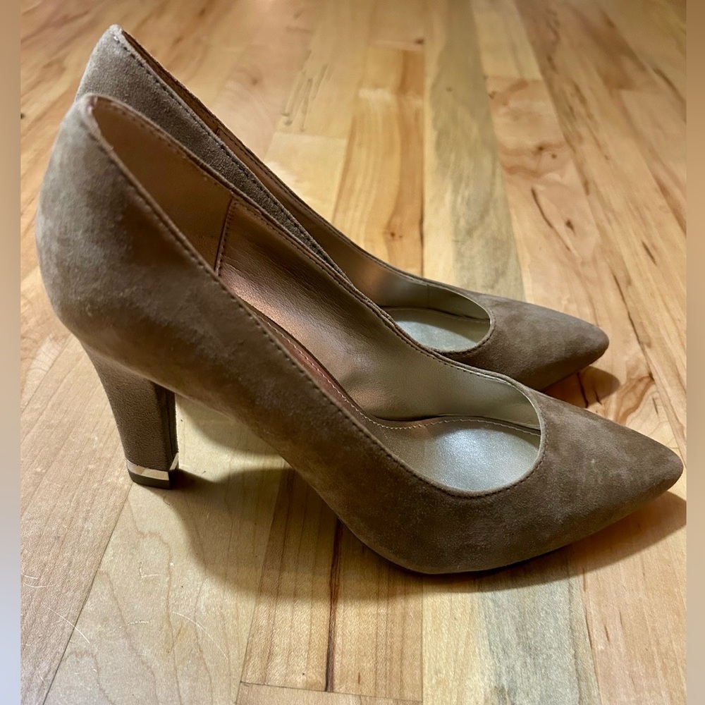 Anne Klein flex Suede Pumps Size 6
